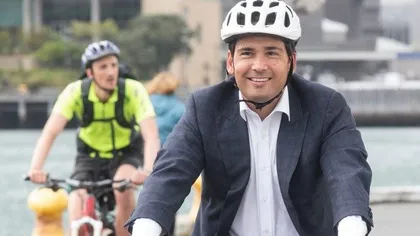 Hon Simon Bridges